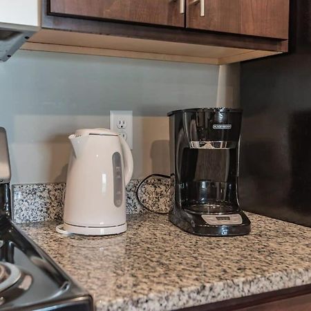 Spacious 2BR Suite Plus Patio Near Iowa State Ames Zewnętrze zdjęcie