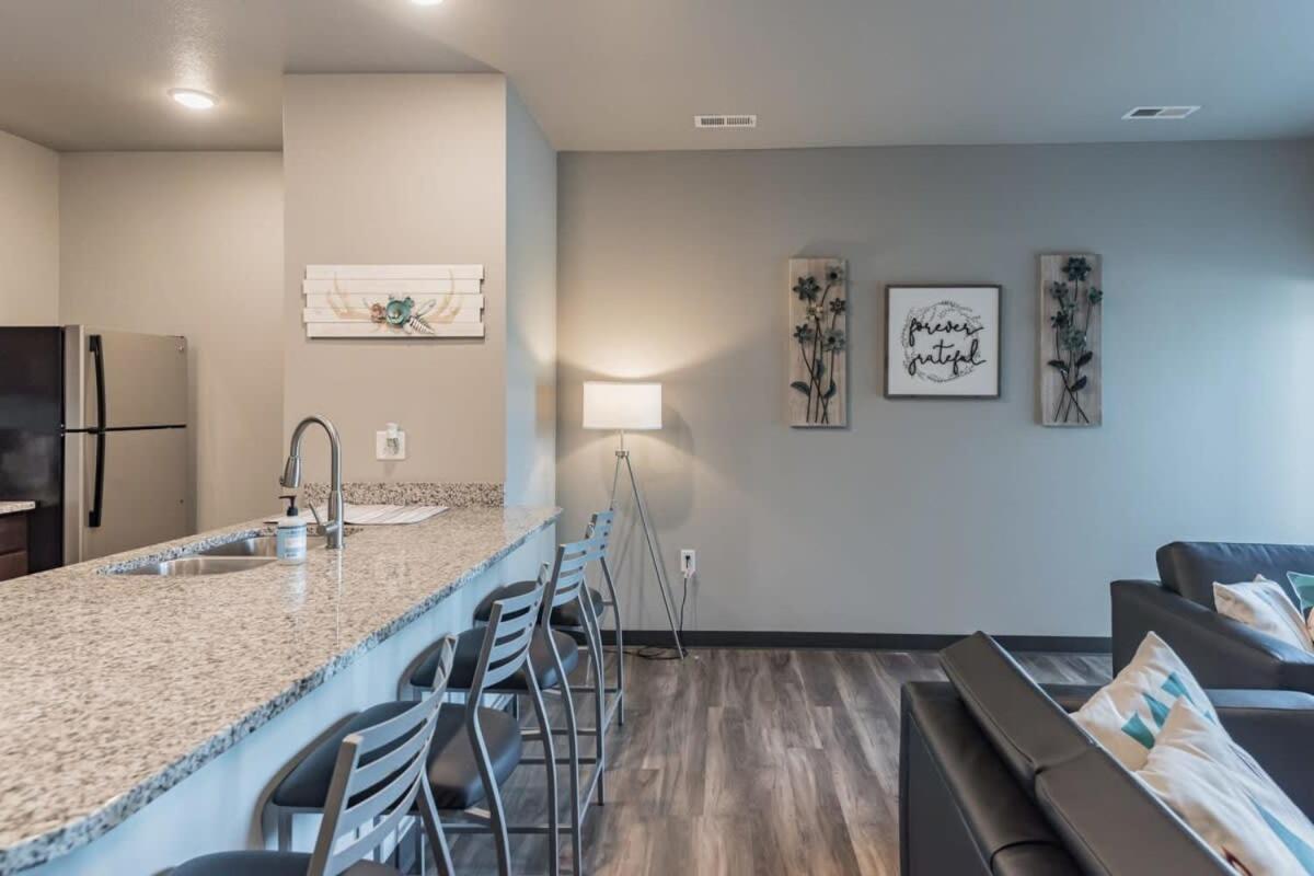 Spacious 2BR Suite Plus Patio Near Iowa State Ames Zewnętrze zdjęcie