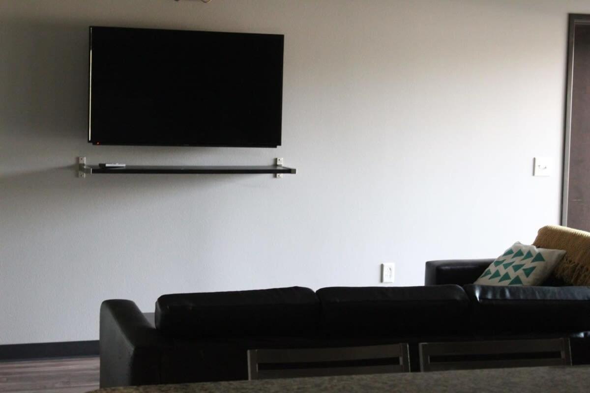 Spacious 2BR Suite Plus Patio Near Iowa State Ames Zewnętrze zdjęcie