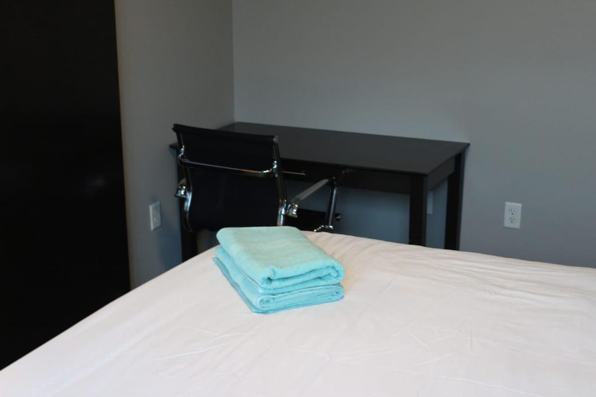 Spacious 2BR Suite Plus Patio Near Iowa State Ames Zewnętrze zdjęcie