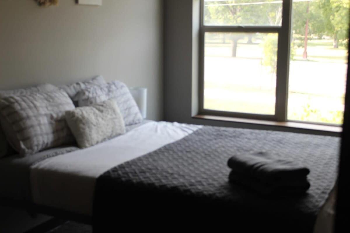 Spacious 2BR Suite Plus Patio Near Iowa State Ames Zewnętrze zdjęcie